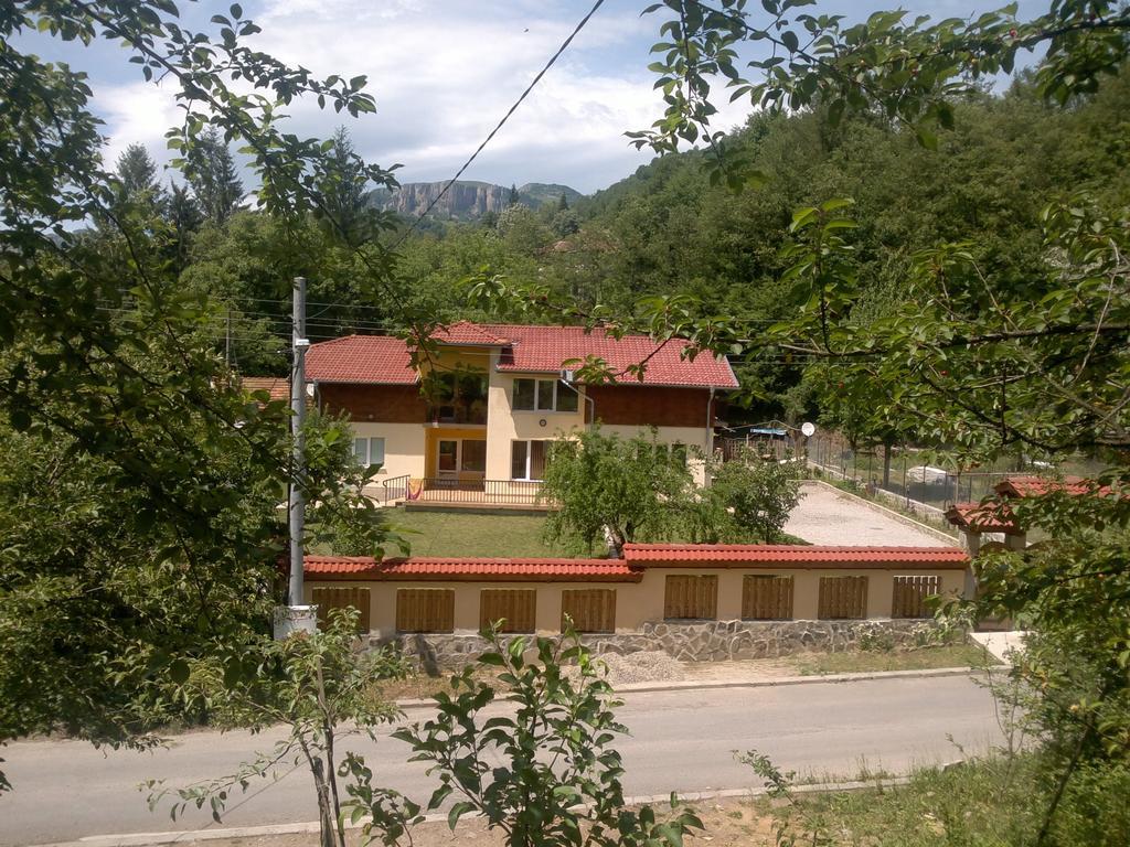 Villa Nanevi Teteven Bagian luar foto